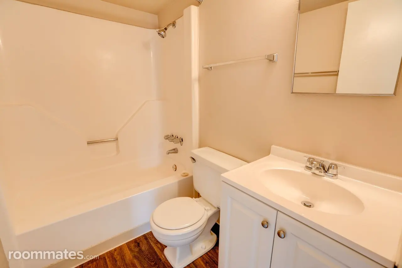 Profile photo 1 of 7