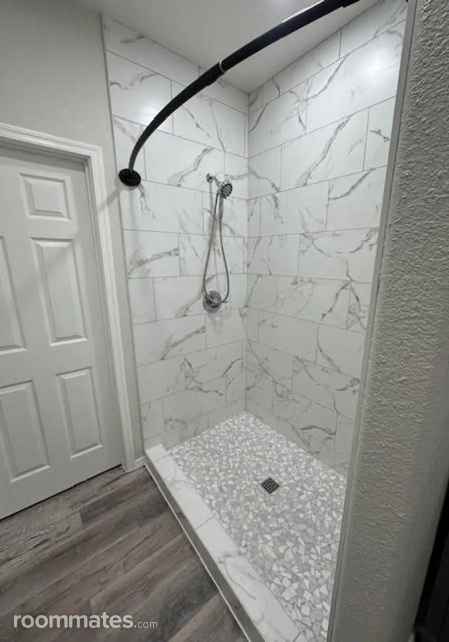 Profile photo 5 of 10