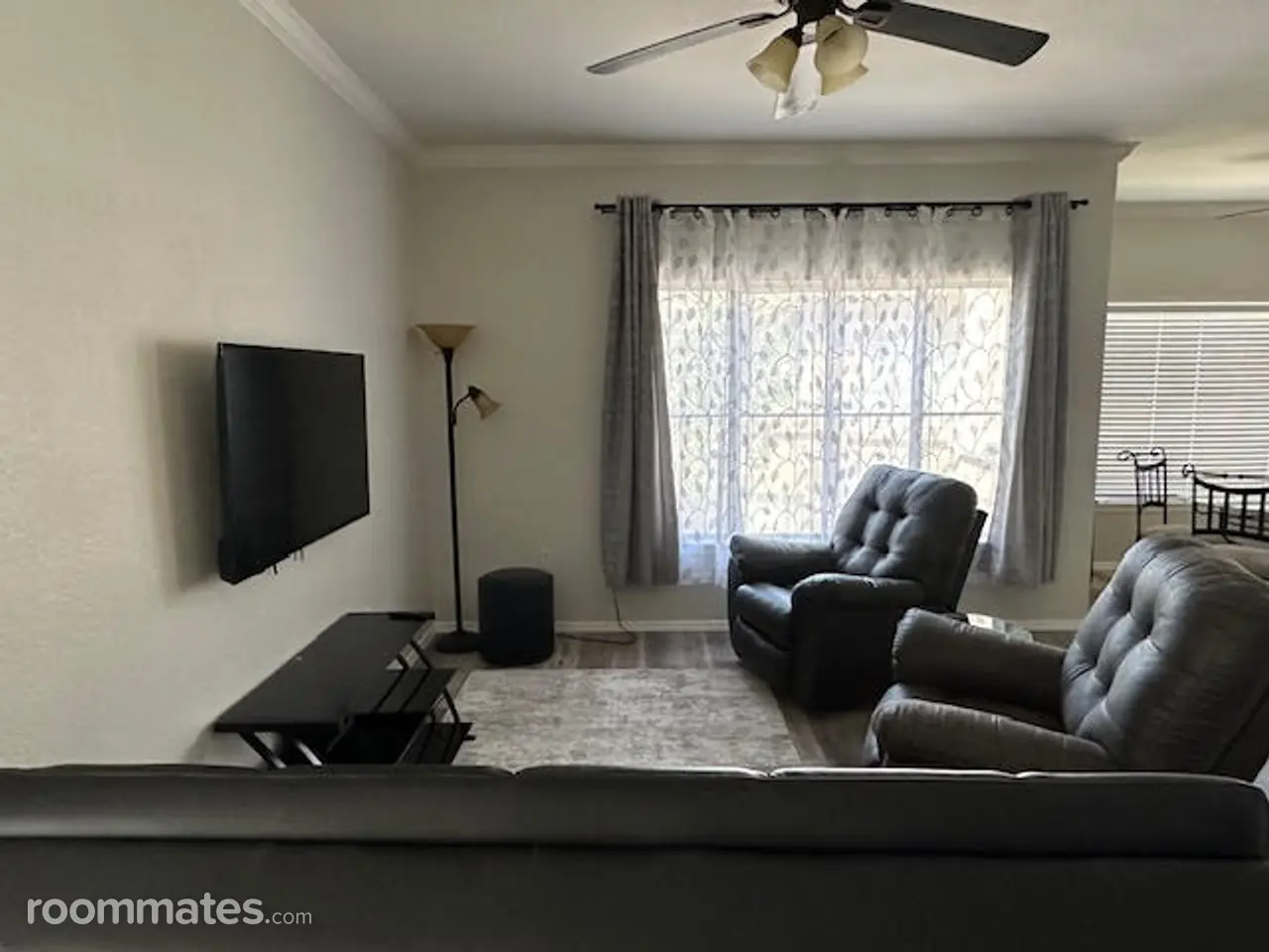 Profile photo 6 of 10