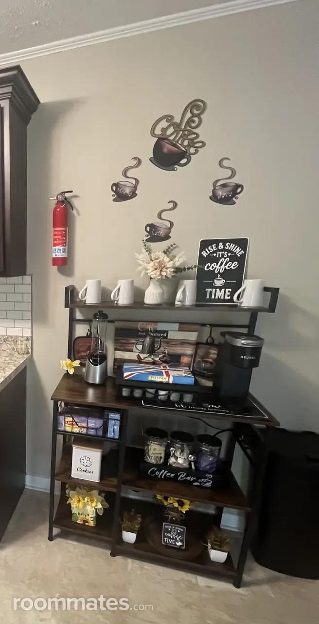 Profile photo 1 of 10