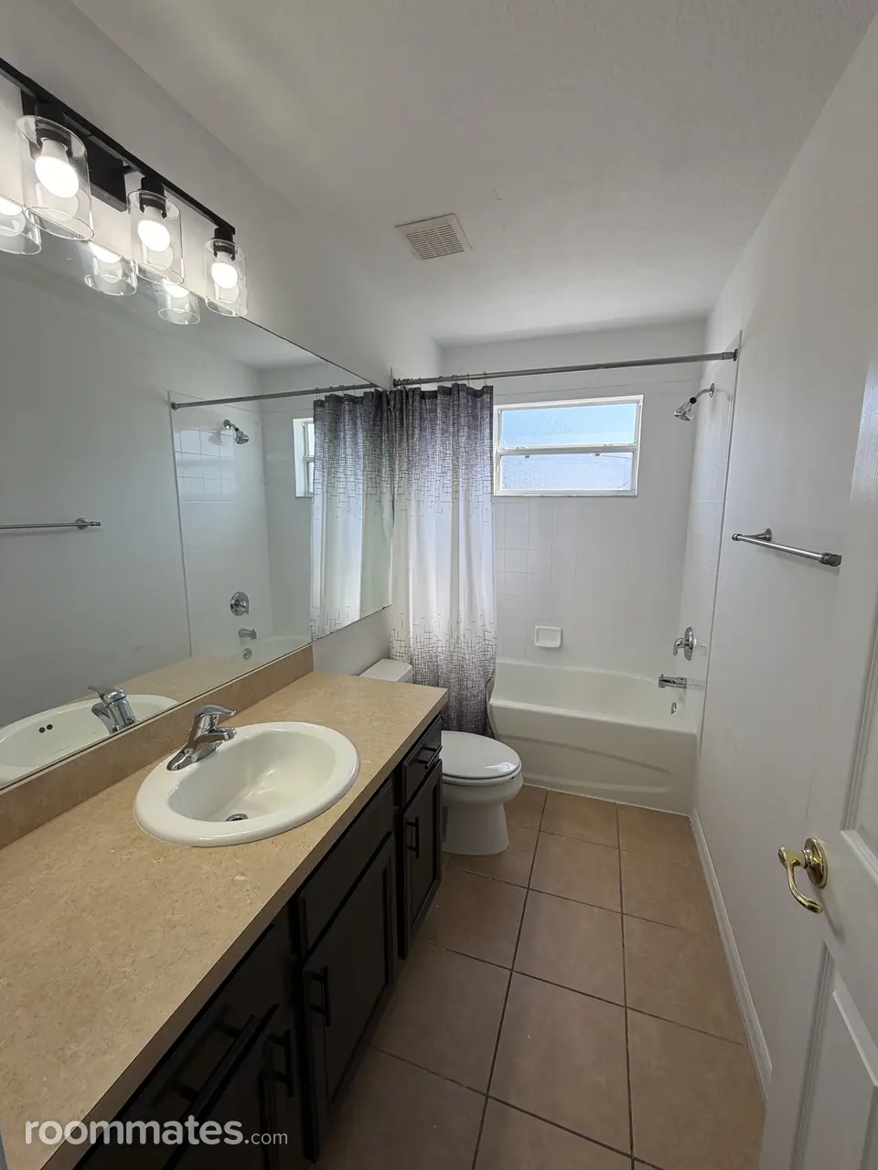 Profile photo 3 of 10