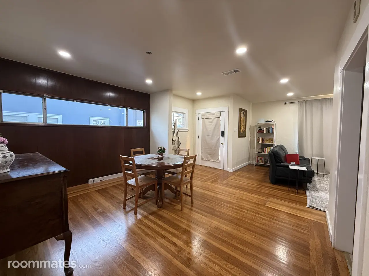 Profile photo 9 of 11