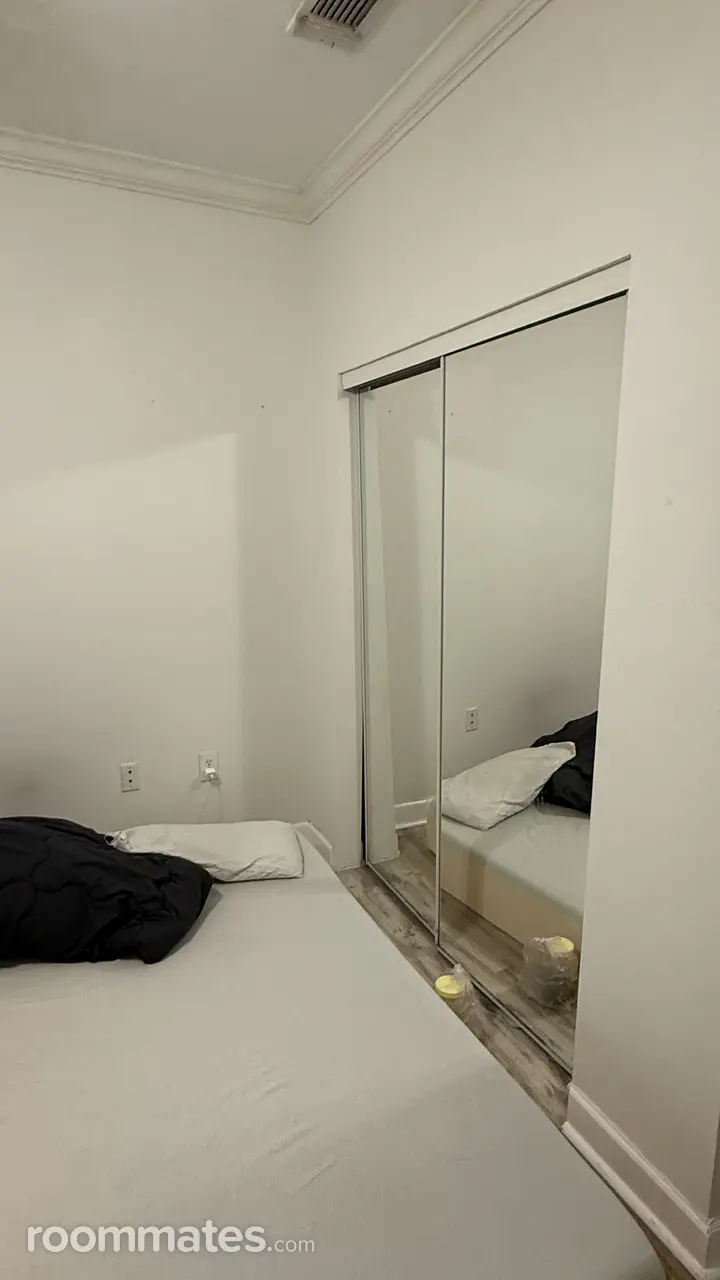 Profile photo 2 of 6