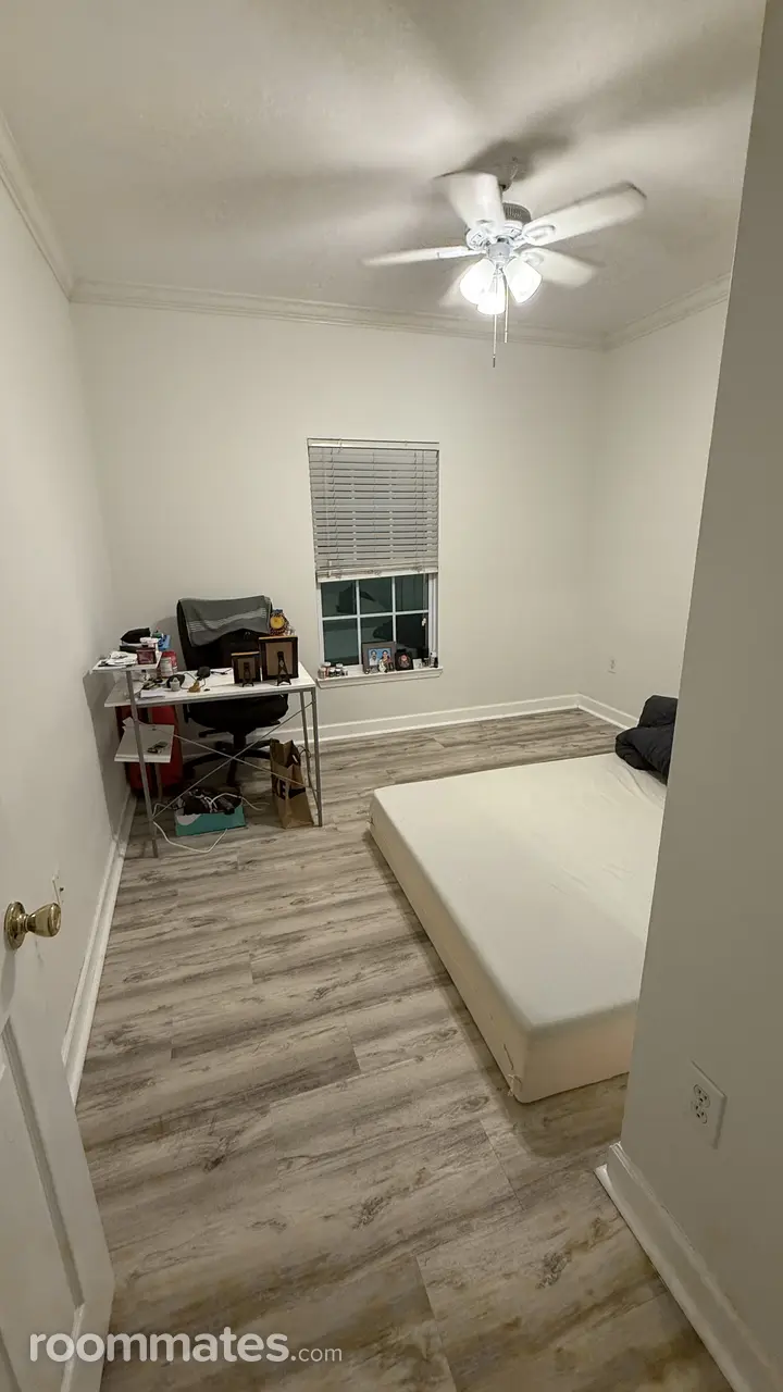 Profile photo 4 of 6