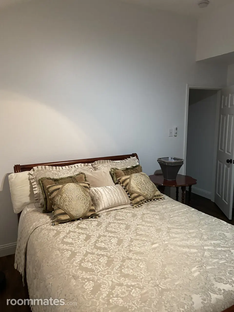 Profile photo 4 of 14