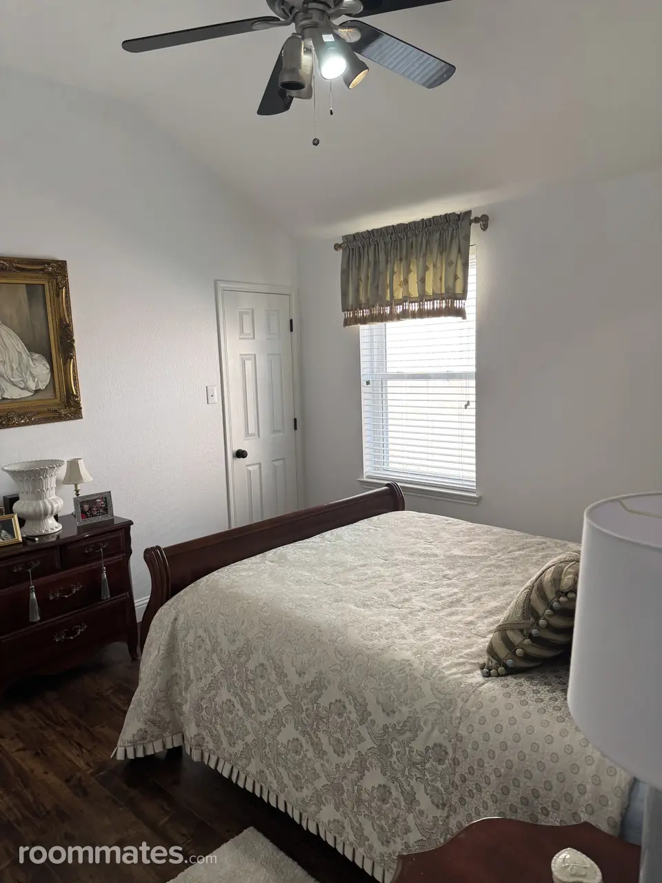 Profile photo 8 of 14