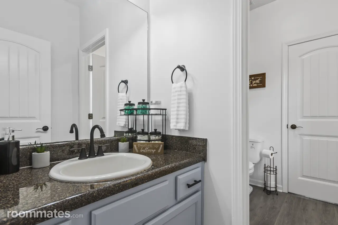 Profile photo 2 of 10