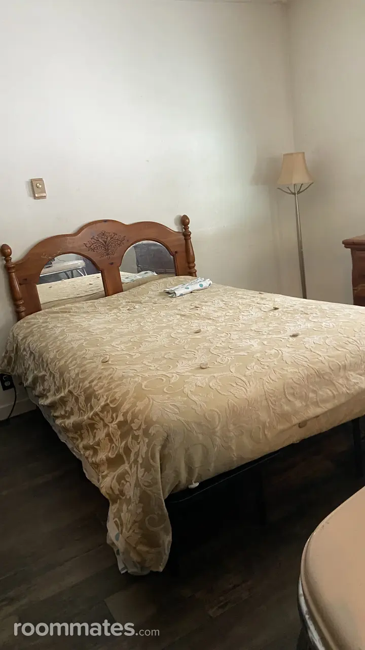 Profile photo 5 of 5