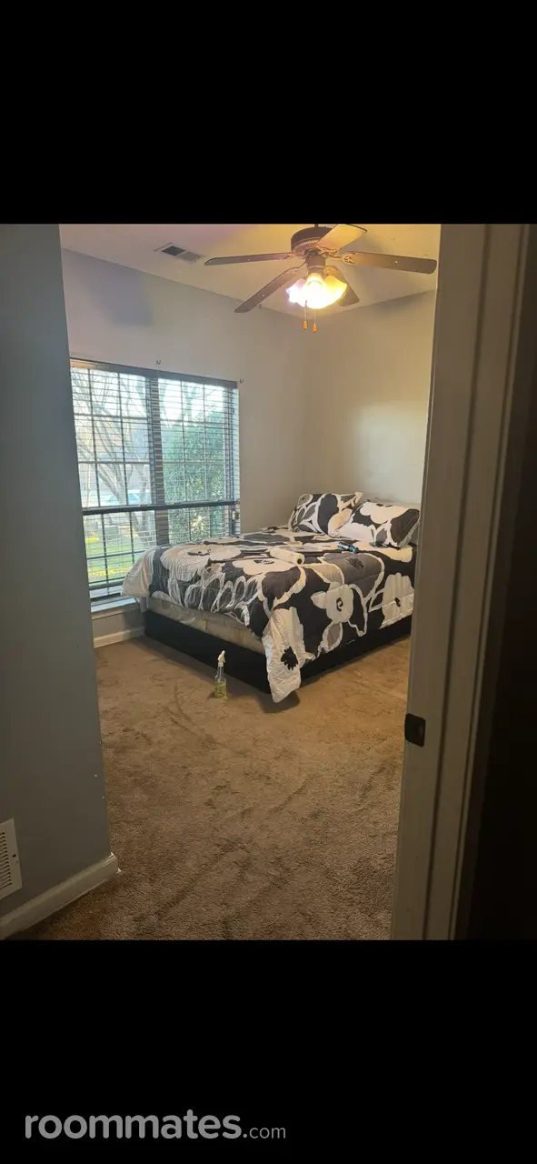 Profile photo 1 of 3