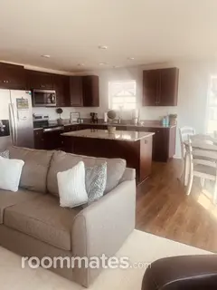 Room for rent in Charles Town, WV $800, house