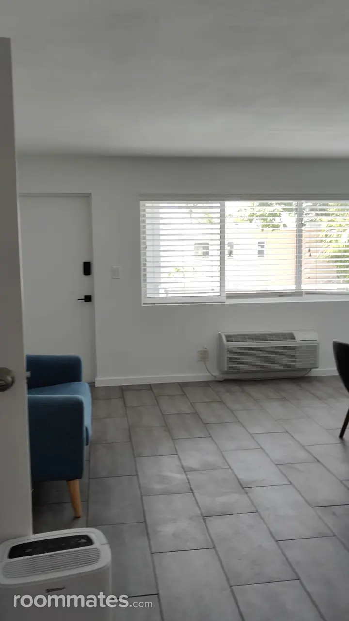 Profile photo 6 of 13