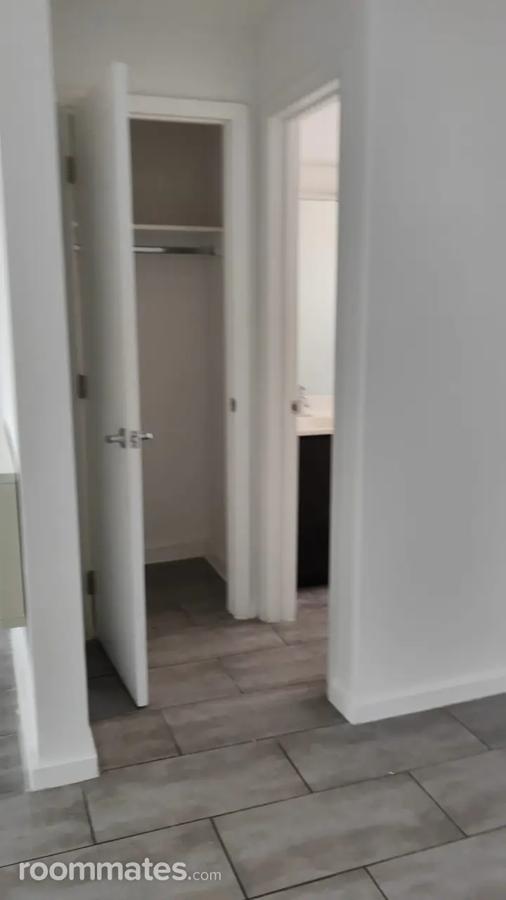 Profile photo 7 of 13