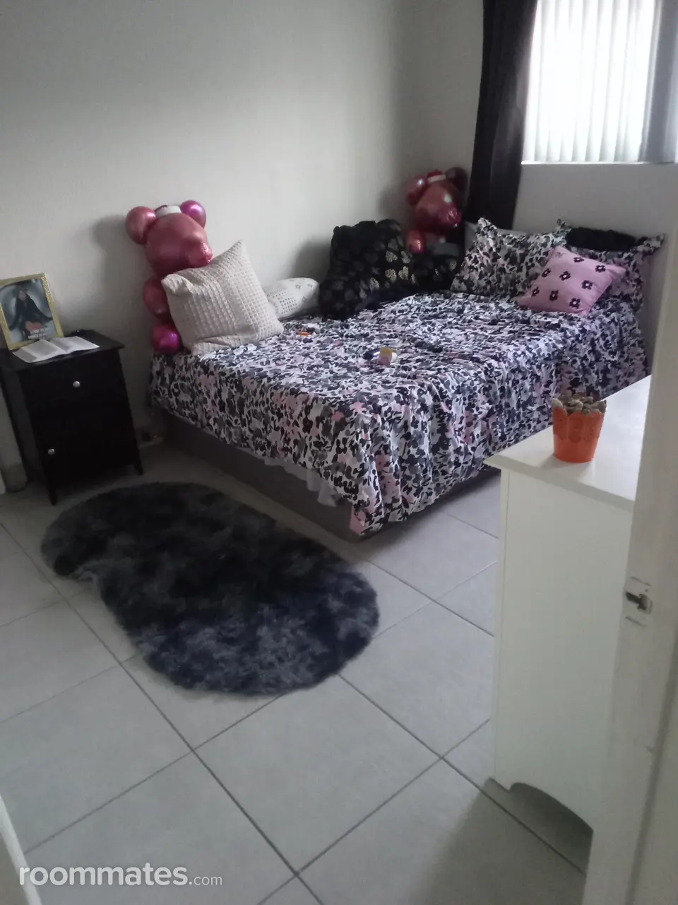 Profile photo 3 of 4