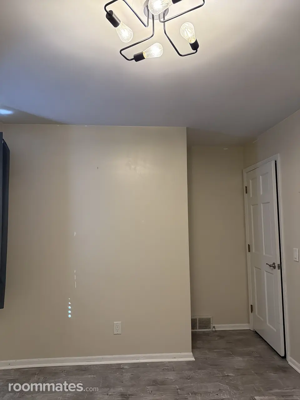 Profile photo 3 of 8