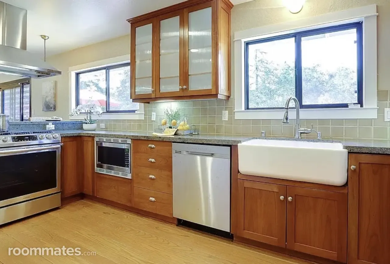 Profile photo 2 of 10