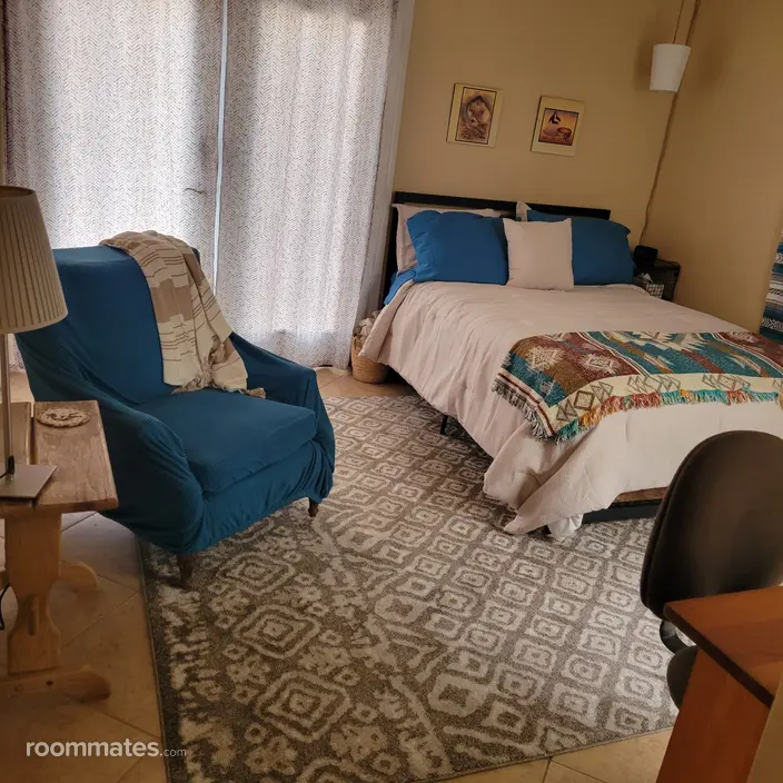 Room for rent in Albuquerque, NM $800, house