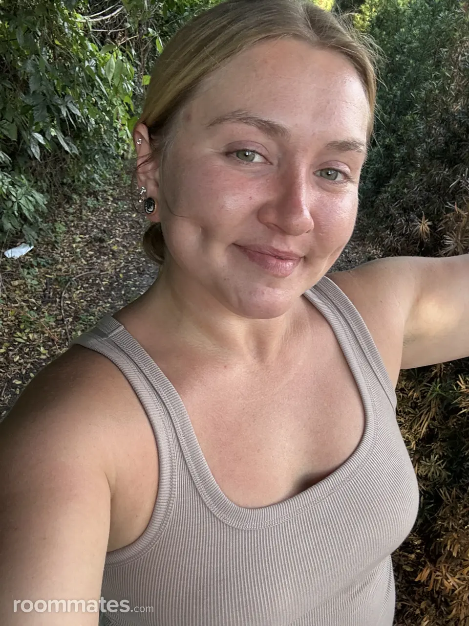 Profile photo 13 of 14