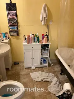 Room for rent in Salem, OR $800, house