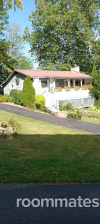 Room for rent in Maggie Valley, NC $700, house