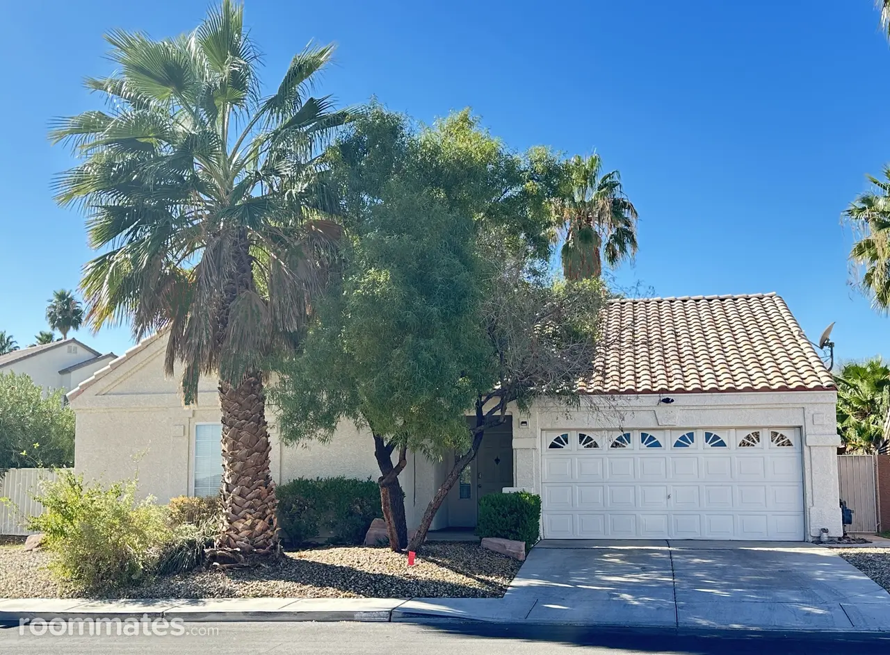 Profile photo 1 of 10