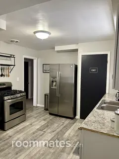 Room for rent in Detroit, MI $1000, house