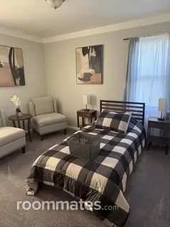 Room for rent in Detroit, MI $1000, house