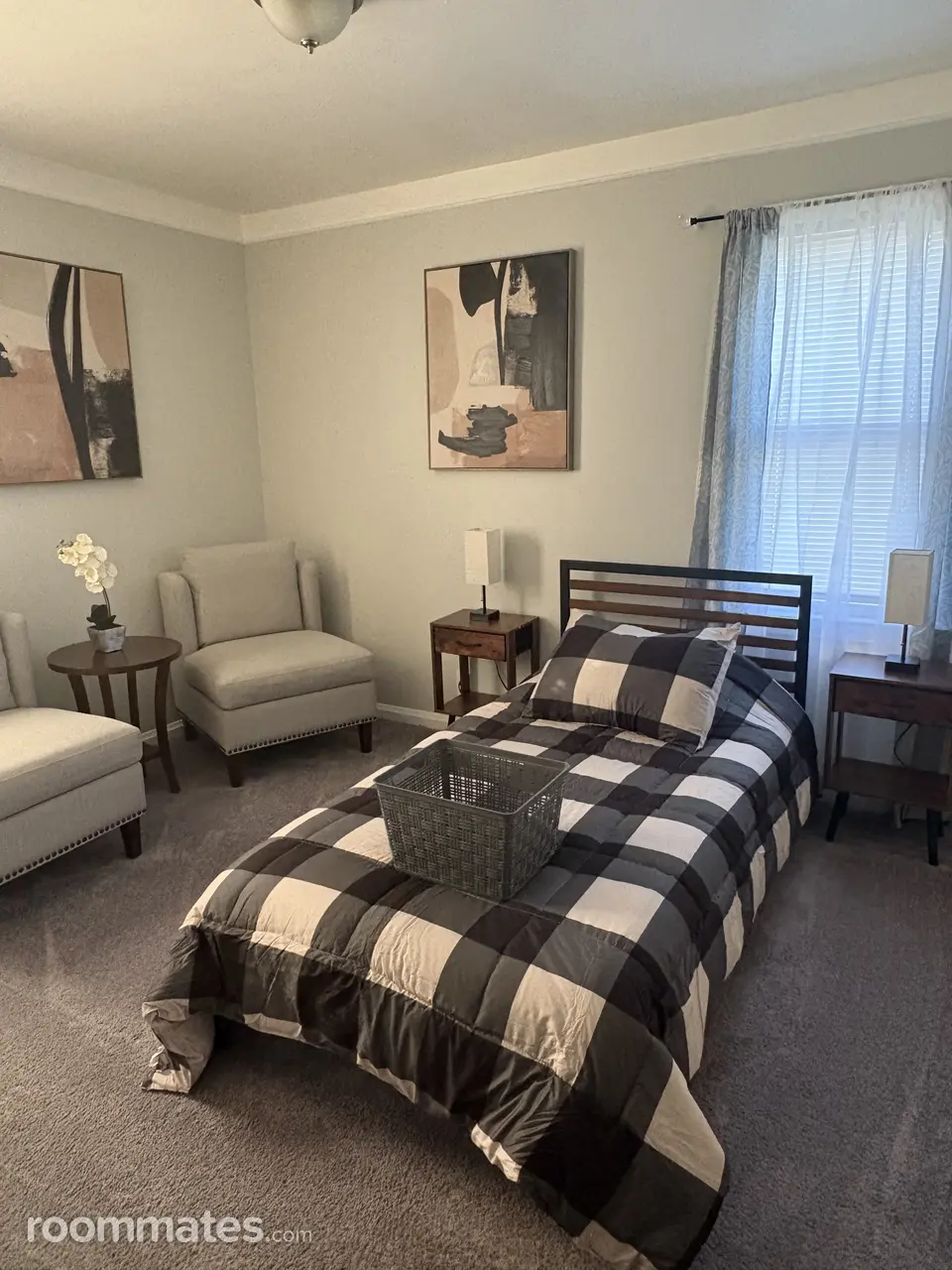 Profile photo 1 of 4