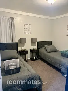 Room for rent in Detroit, MI $1000, house