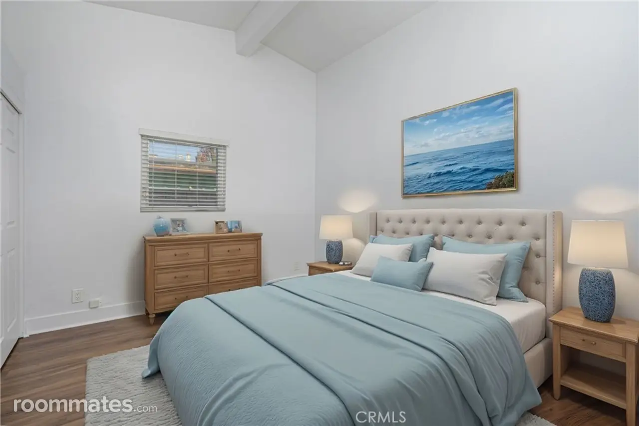 Profile photo 9 of 16