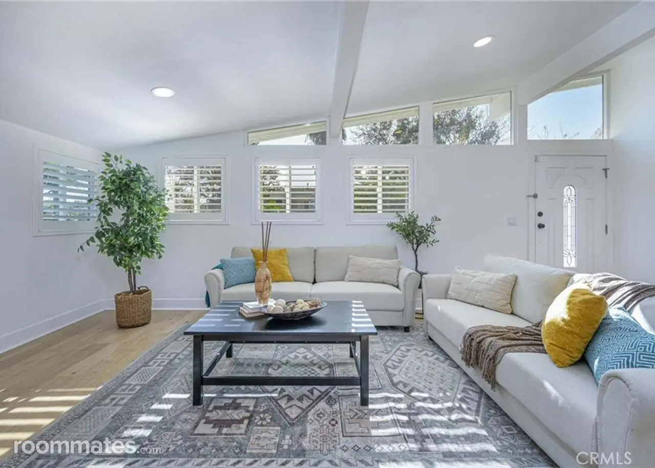 Profile photo 4 of 16