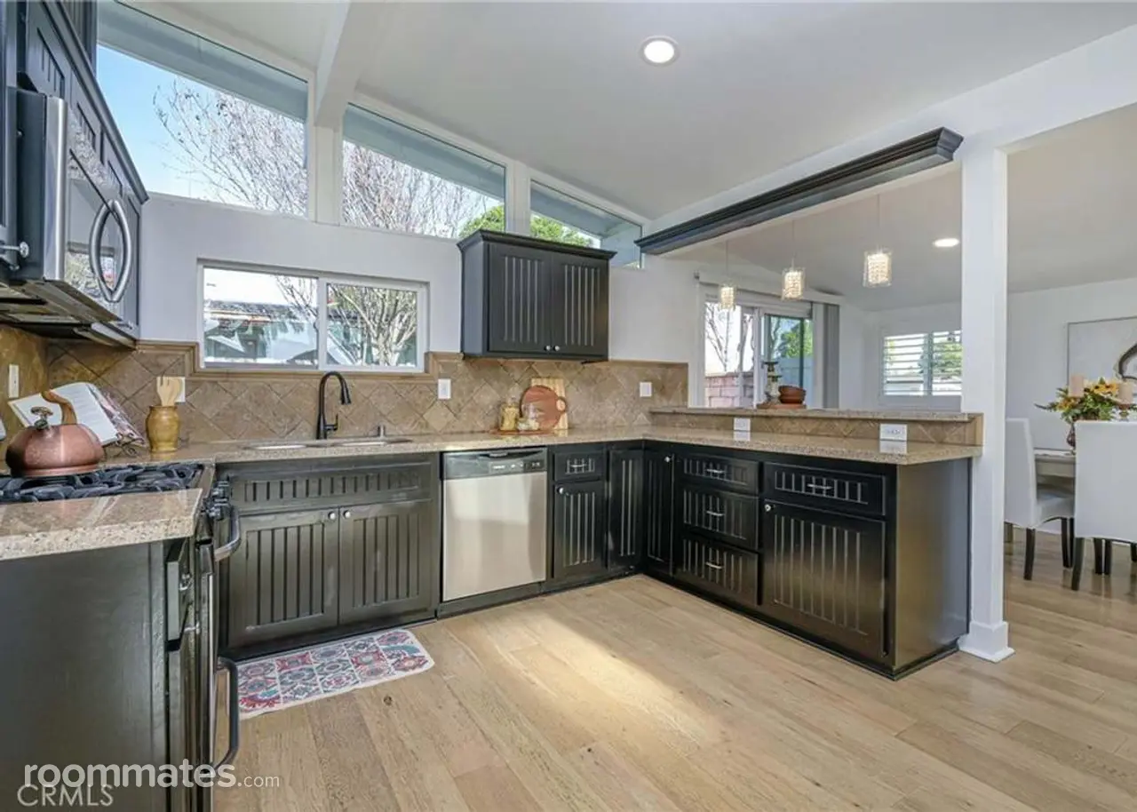 Profile photo 3 of 16