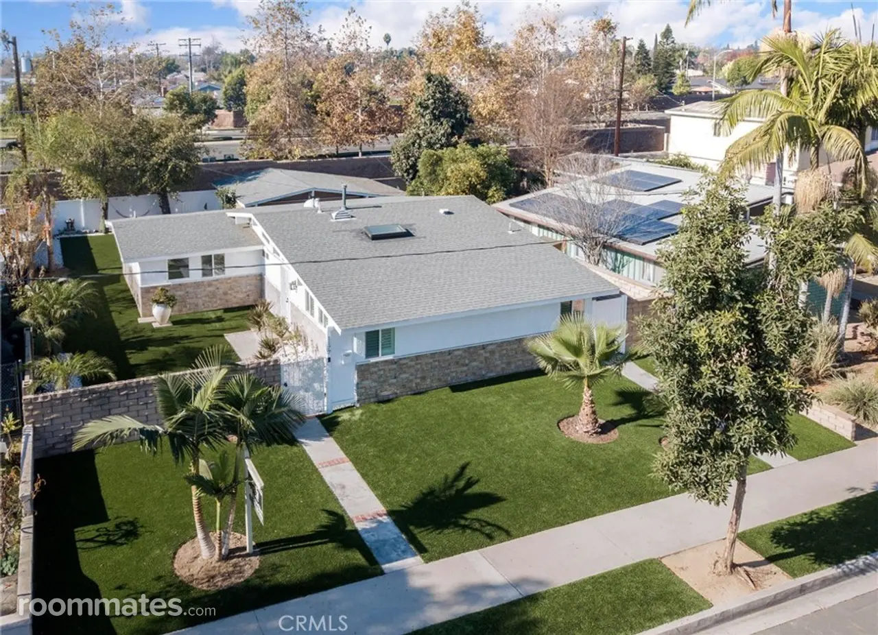 Profile photo 8 of 16