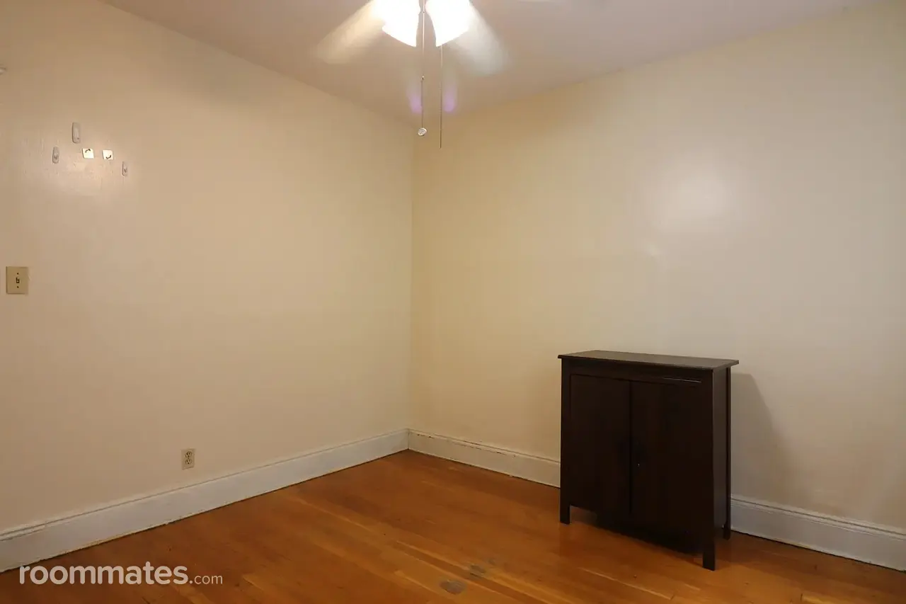 Profile photo 8 of 13