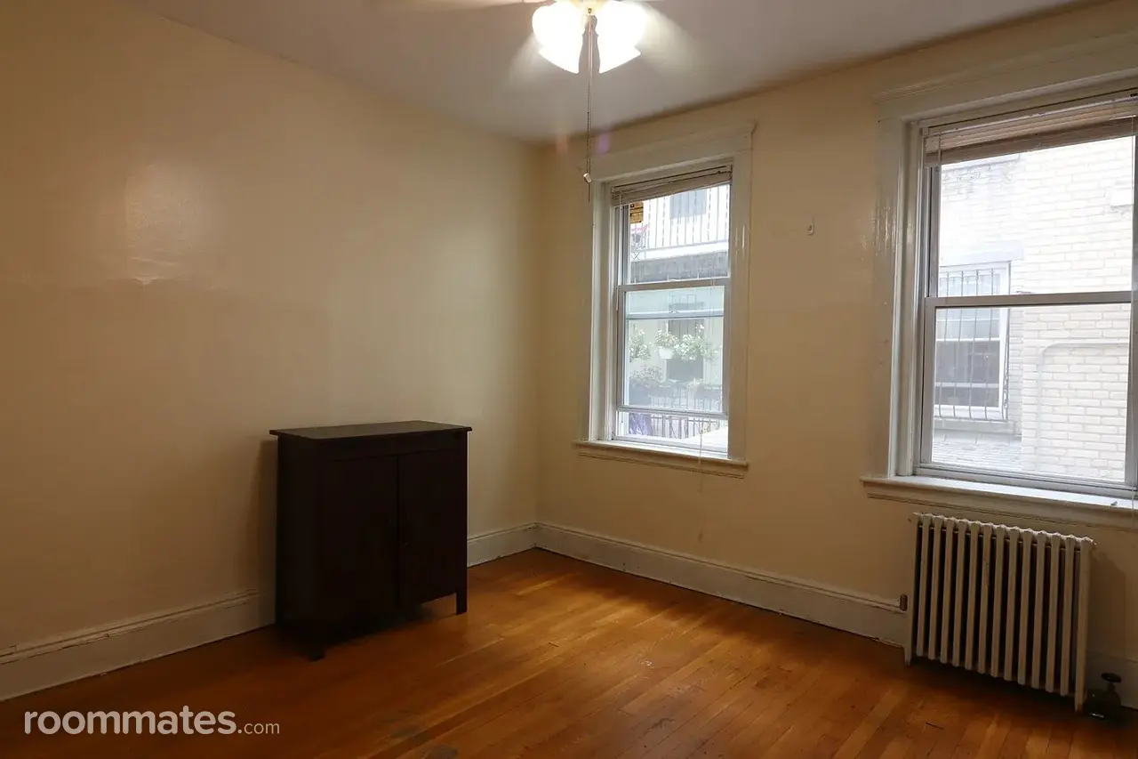 Profile photo 6 of 13