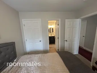 Room for rent in Greensboro, NC $1000, house