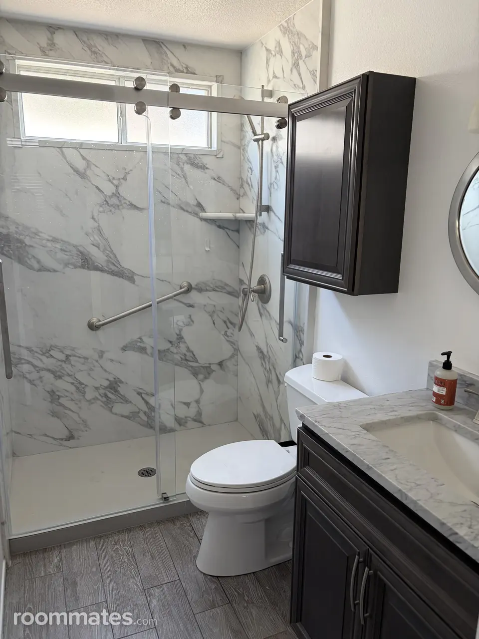 Profile photo 3 of 9