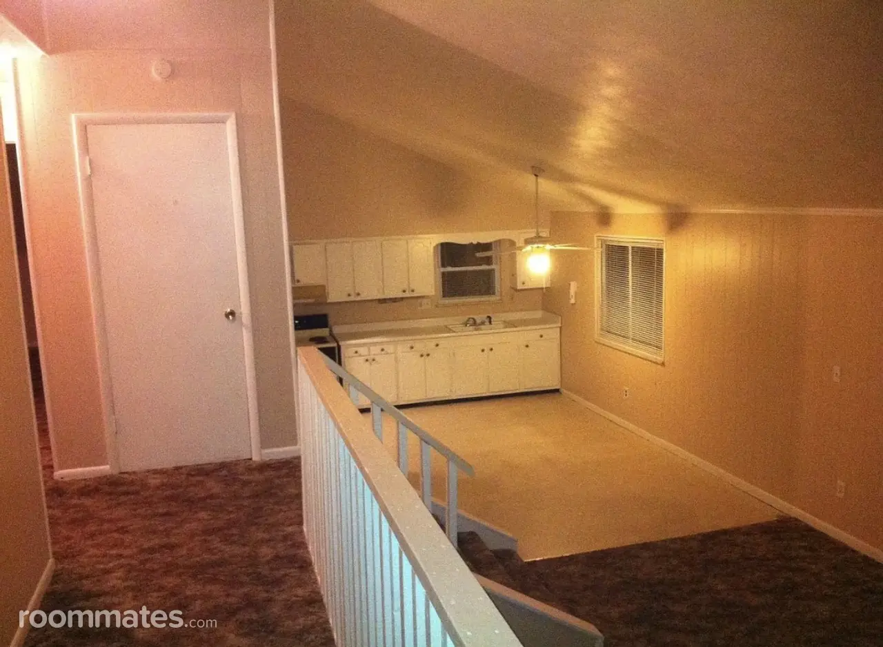 Profile photo 3 of 8