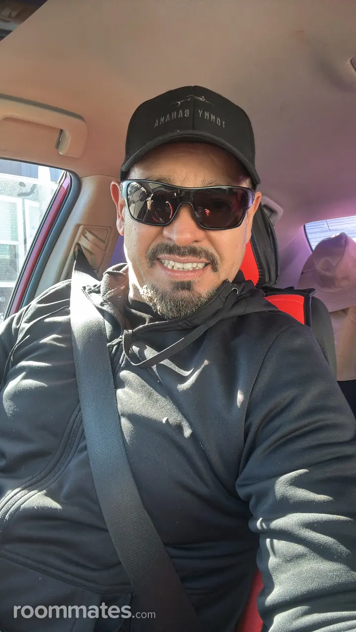 Profile photo 7 of 10