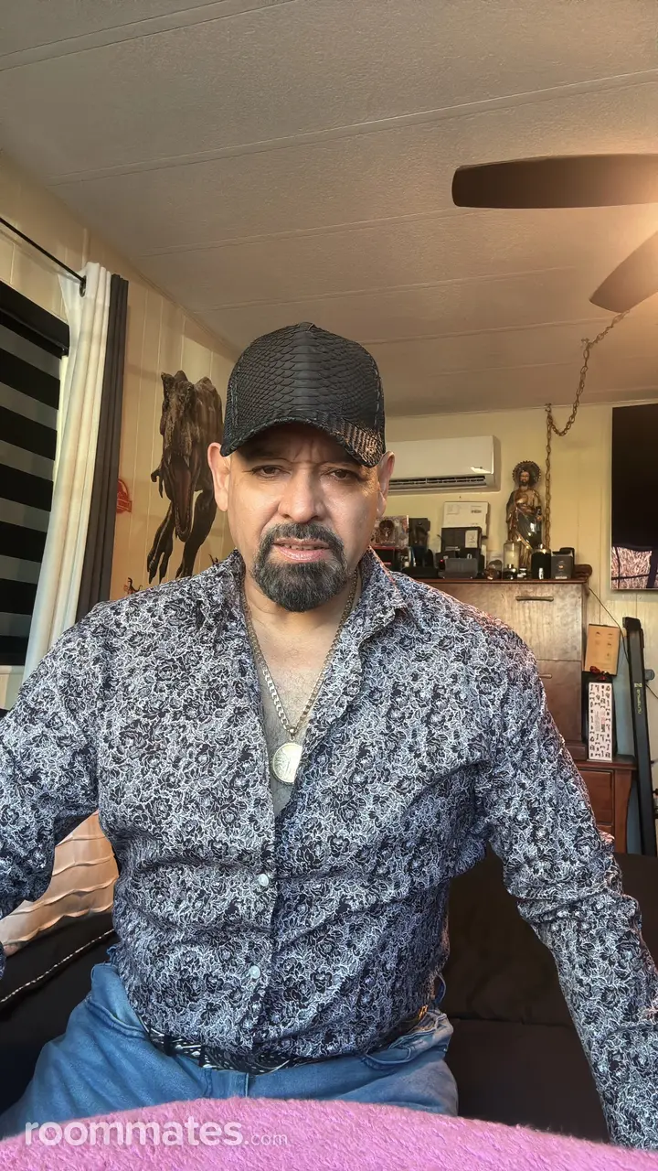 Profile photo 9 of 10