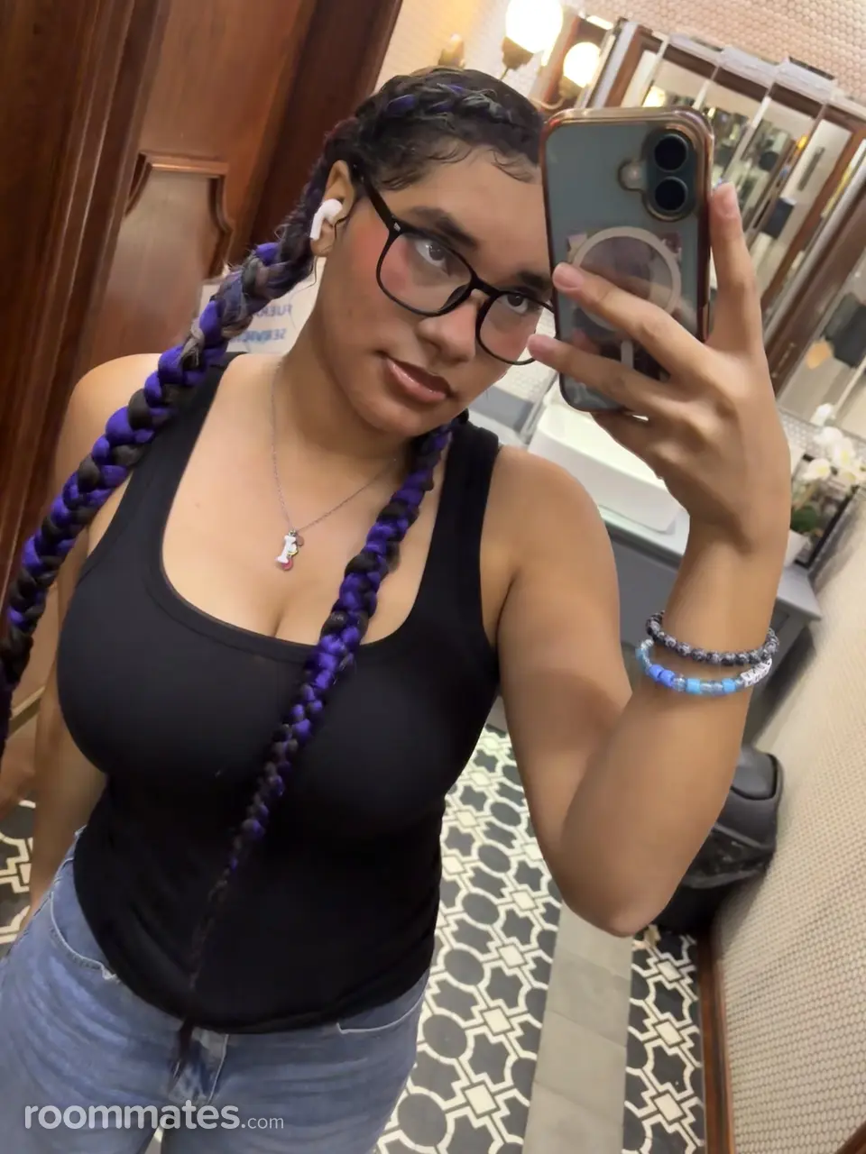 Profile photo 7 of 11