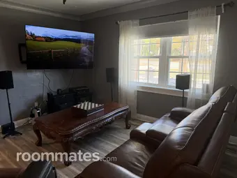 Room for rent in St. Petersburg, FL $1300, house