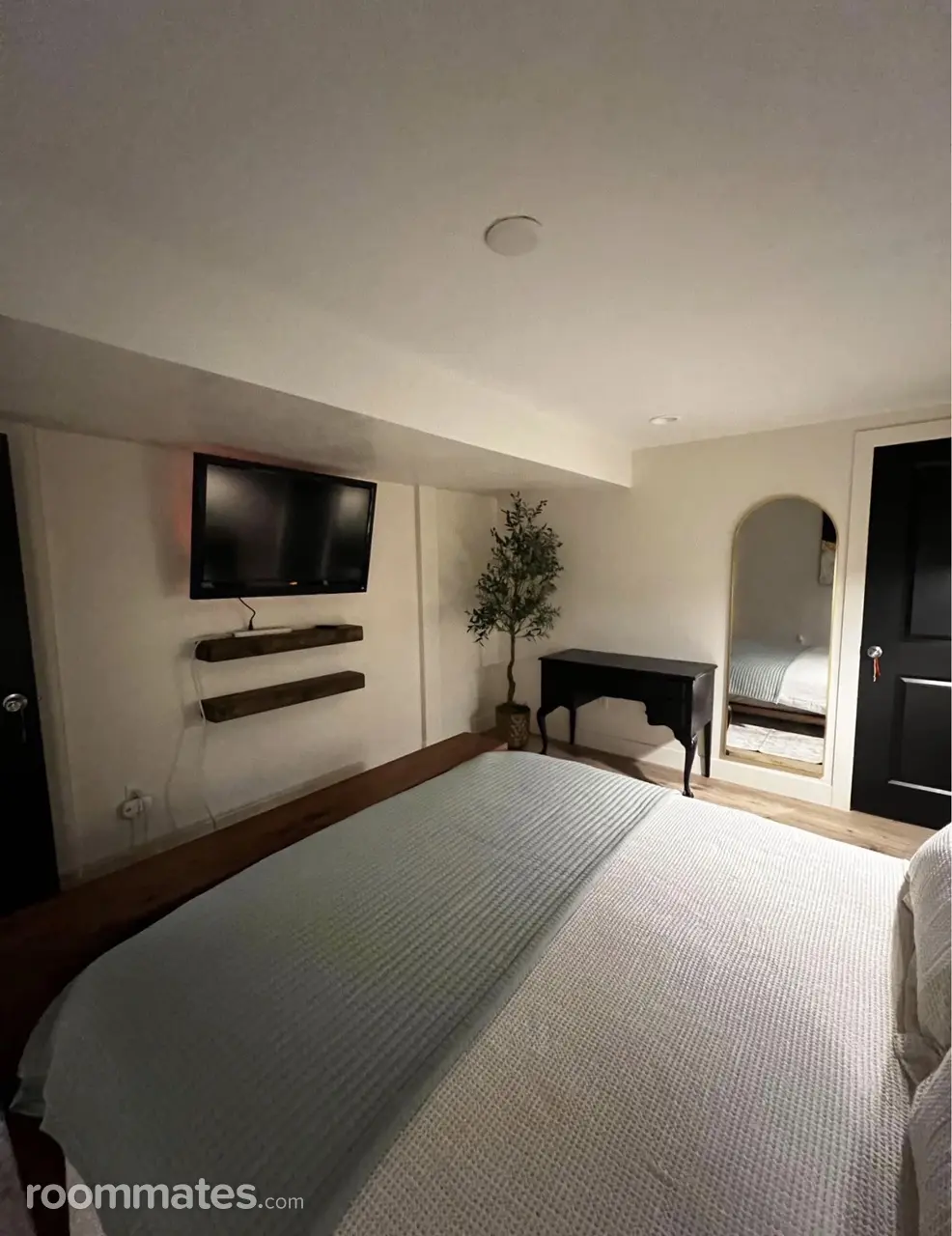 Profile photo 5 of 17