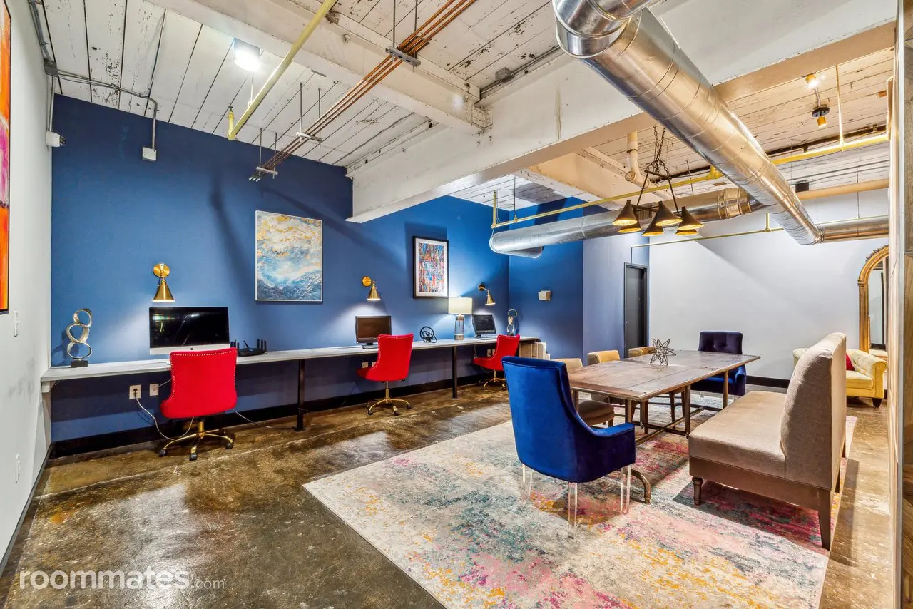 Profile photo 6 of 8