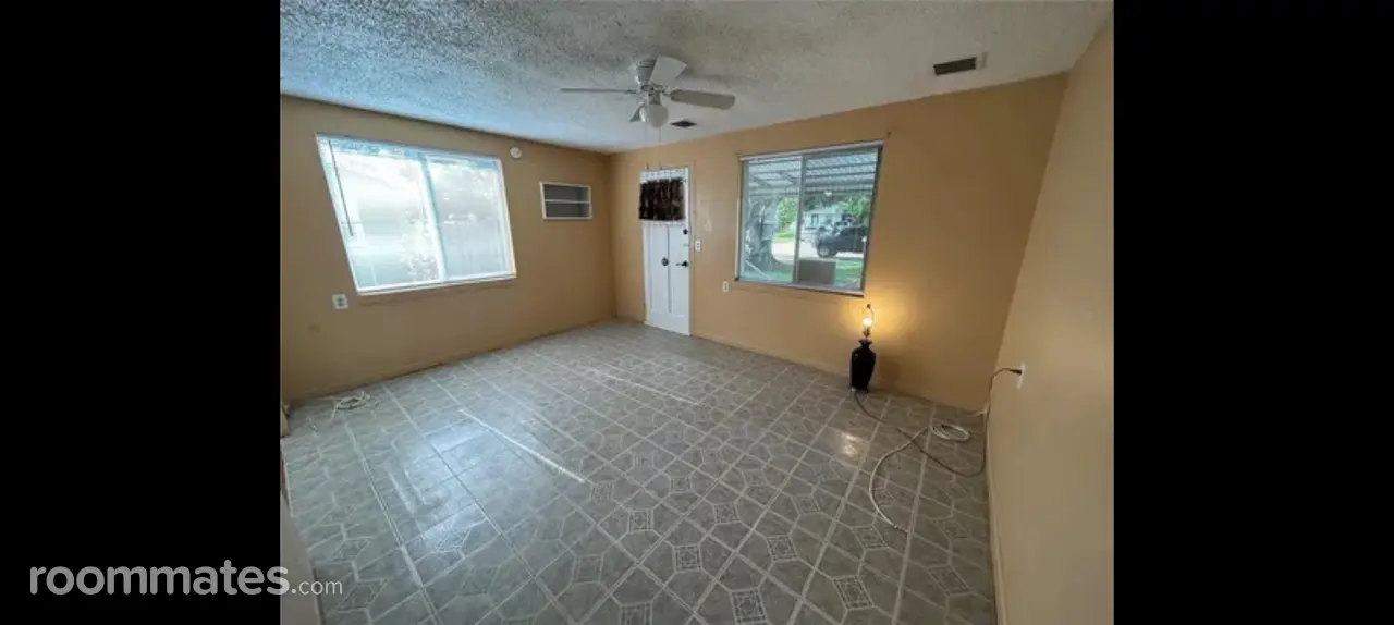 Profile photo 3 of 12