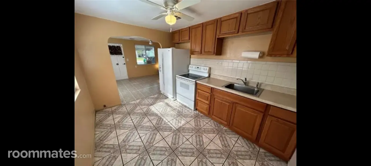 Profile photo 10 of 12