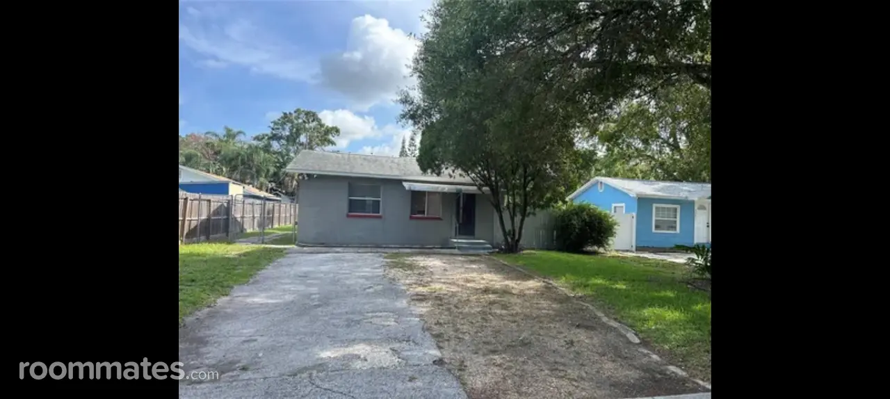 Room for rent in St. Petersburg, FL $2222, house