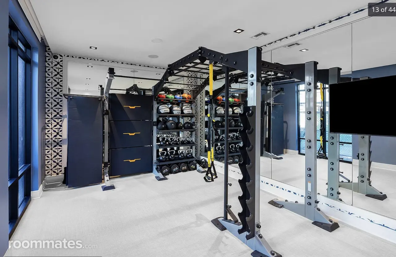 Profile photo 5 of 18