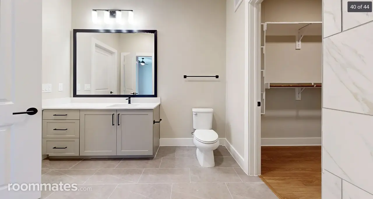 Profile photo 2 of 18