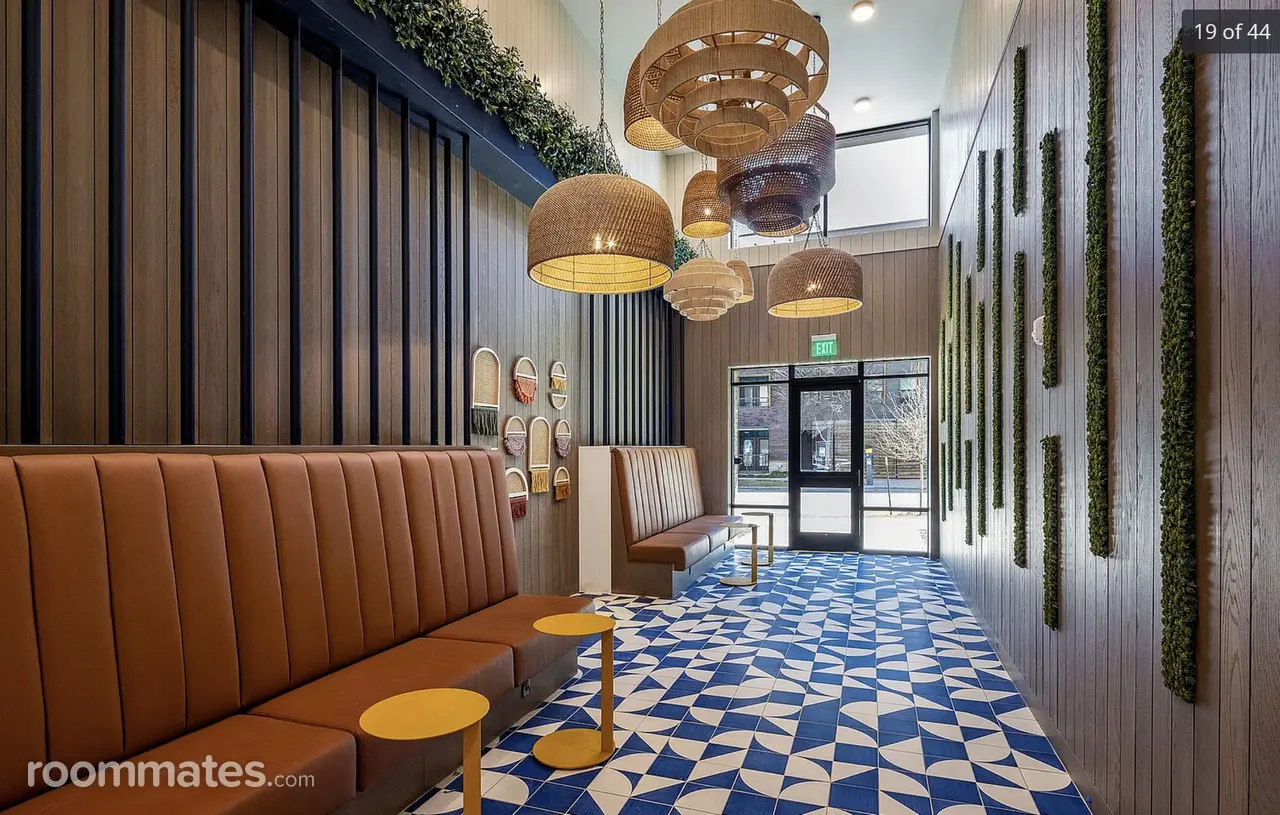 Profile photo 16 of 18