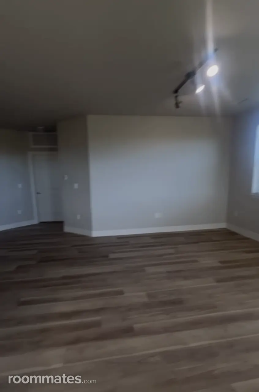 Profile photo 5 of 9